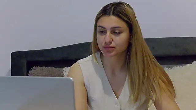 NicolePlay online show from March 24, 5:34 am