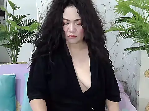 Snapshot of SweetAsianAss chatting on November 28, 1:52 am SweetAsianAss online show from November 28, 1:52 am