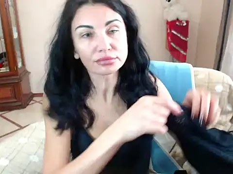 Snapshot of Karina8571 chatting on November 23, 9:42 am Karina8571 online show from November 23, 9:42 am