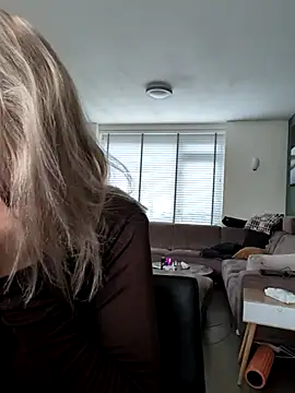 NaomiAndFriends online show from October 22, 9:20 am