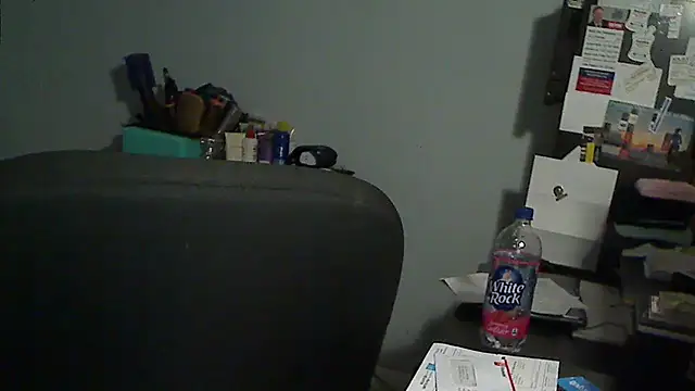 Snapshot of XTRAHORNYONE chatting on September 13, 12:43 am XTRAHORNYONE online show from September 13, 12:43 am