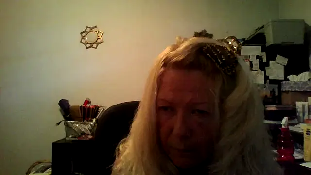 Snapshot of XTRAHORNYONE chatting on October 13, 4:07 pm XTRAHORNYONE online show from October 13, 4:07 pm