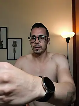 Snapshot of towers_j chatting on July 4, 4:35 pm towers j online show from July 4, 4:35 pm