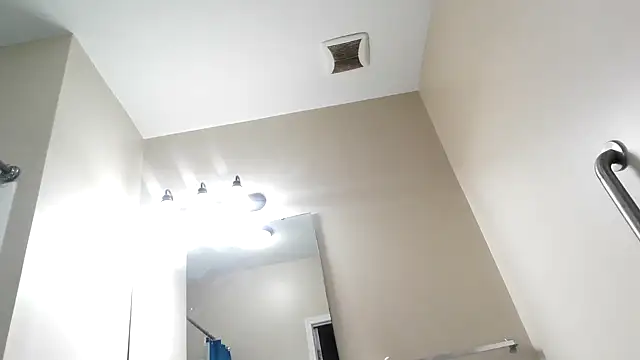 Snapshot of RinsingWood84 chatting on January 19, 12:31 pm RinsingWood84 online show from January 19, 12:31 pm