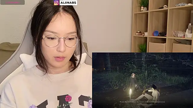 Snapshot of aliiiiiina chatting on December 28, 9:19 pm aliiiiiina online show from December 28, 9:19 pm