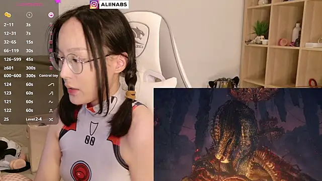 Snapshot of aliiiiiina chatting on January 11, 5:07 pm aliiiiiina online show from January 11, 5:07 pm