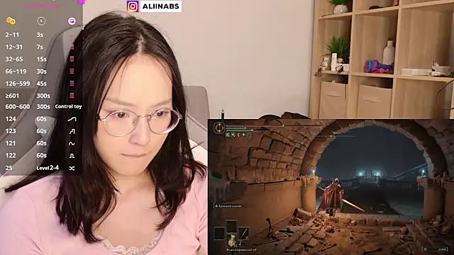 Snapshot of aliiiiiina chatting on January 21, 1:50 am aliiiiiina online show from January 21, 1:50 am