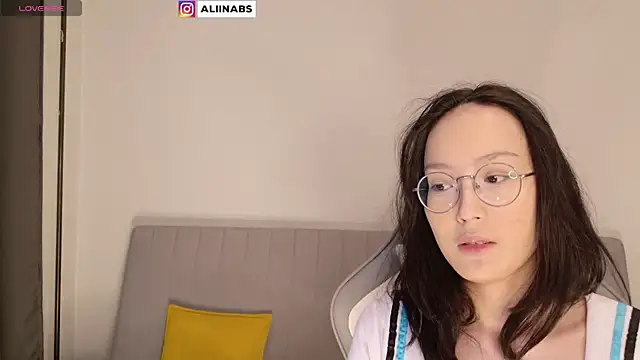 Snapshot of aliiiiiina chatting on January 24, 11:56 pm aliiiiiina online show from January 24, 11:56 pm