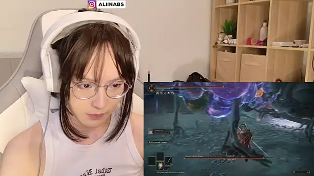 Snapshot of aliiiiiina chatting on January 26, 6:49 am aliiiiiina online show from January 26, 6:49 am