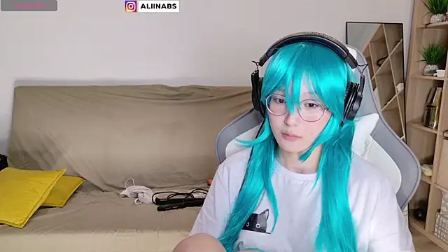 Snapshot of aliiiiiina chatting on March 6, 1:46 pm aliiiiiina online show from March 6, 1:46 pm