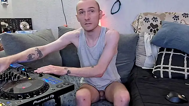 pyrowuff online show from February 26, 9:52 am