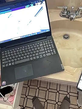 Snapshot of Exclusivenutxxx chatting on November 10, 10:31 pm Exclusivenutxxx online show from November 10, 10:31 pm