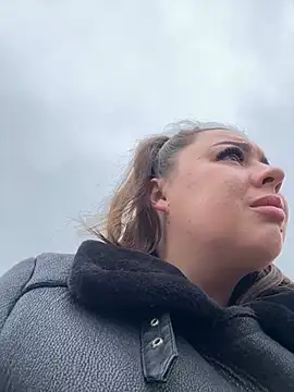 Snapshot of Sara_Slow chatting on December 22, 10:38 am Sara Slow online show from December 22, 10:38 am