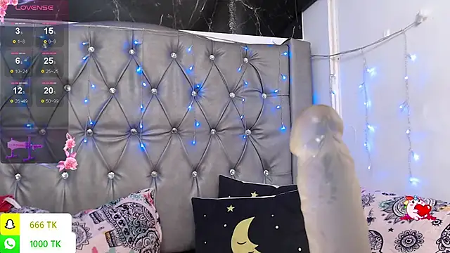 LAILAGUMMY online show from April 9, 2:33 pm