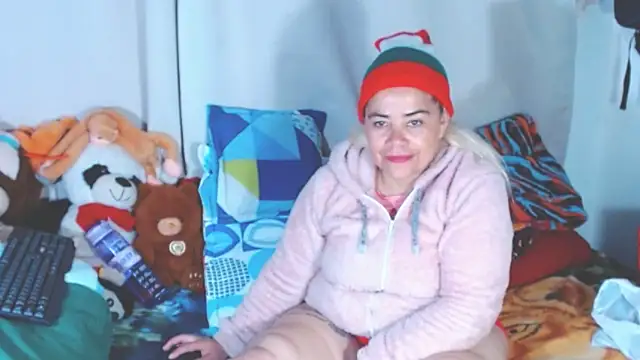 estrellita fugaz16x online show from December 18, 9:10 pm