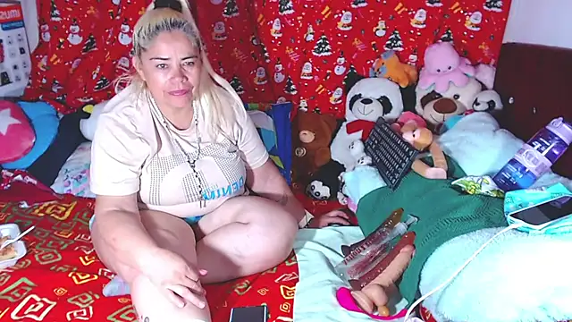 Snapshot of estrellita_fugaz16x chatting on April 20, 4:04 am estrellita fugaz16x online show from April 20, 4:04 am