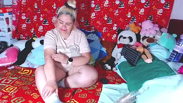 Snapshot of estrellita_fugaz16x chatting on April 24, 12:13 am estrellita fugaz16x online show from April 24, 12:13 am