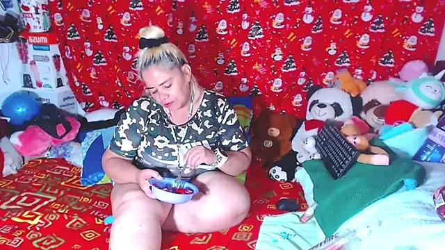 Snapshot of estrellita_fugaz16x chatting on May 2, 3:55 am estrellita fugaz16x online show from May 2, 3:55 am