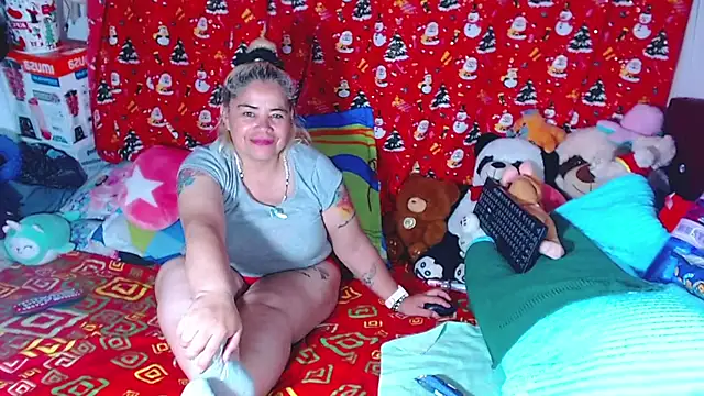 Snapshot of estrellita_fugaz16x chatting on May 13, 4:32 am estrellita fugaz16x online show from May 13, 4:32 am