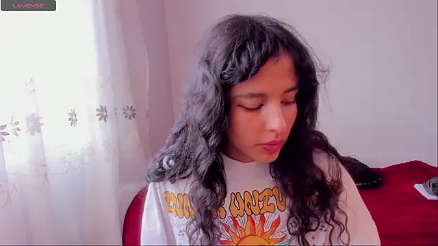 Snapshot of aluna_0310 chatting on December 23, 8:36 pm aluna 0310 online show from December 23, 8:36 pm