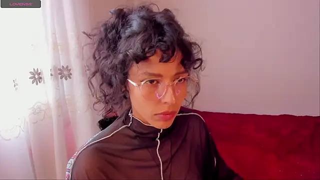 Snapshot of aluna_0310 chatting on January 3, 7:50 pm aluna 0310 online show from January 3, 7:50 pm