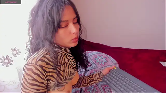 Snapshot of aluna_0310 chatting on February 10, 8:00 pm aluna 0310 online show from February 10, 8:00 pm