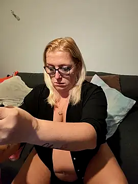 winniess40 online show from November 21, 3:49 am