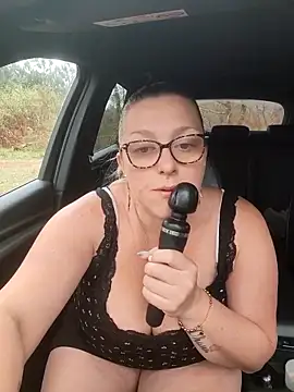 winniess40 online show from April 15, 7:15 am