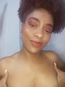 Snapshot of thaimy_ chatting on November 28, 2:25 am thaimy online show from November 28, 2:25 am