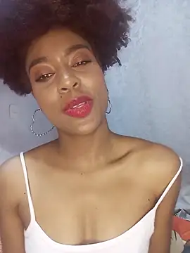 Snapshot of thaimy_ chatting on December 18, 11:55 pm thaimy online show from December 18, 11:55 pm