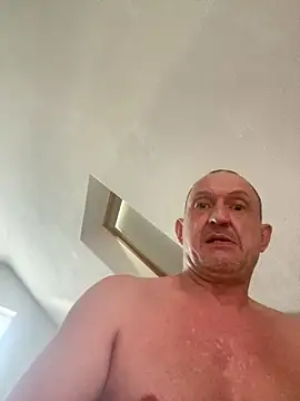 Snapshot of Vlad200472 chatting on February 21, 1:55 pm Vlad200472 online show from February 21, 1:55 pm