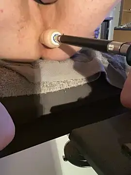 Snapshot of Vlad200472 chatting on December 20, 10:17 pm Vlad200472 online show from December 20, 10:17 pm