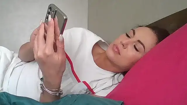 JulianaGold1 online show from February 6, 12:05 pm