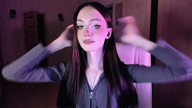 Alice  Aris online show from October 2, 3:52 pm