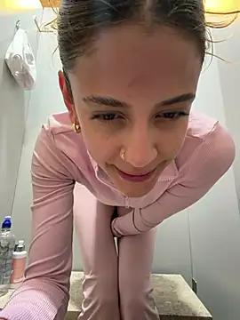 alana15 online show from February 18, 8:27 pm