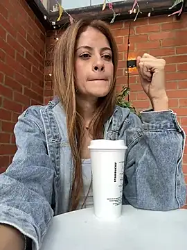 alana15 online show from April 16, 9:15 pm