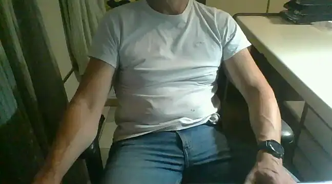 Snapshot of mariohurt101 chatting on January 23, 9:29 pm mariohurt101 online show from January 23, 9:29 pm