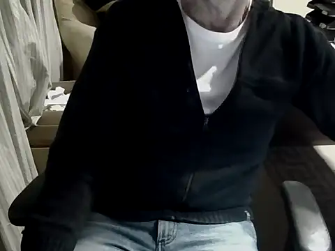 Snapshot of mariohurt101 chatting on September 16, 9:27 pm mariohurt101 online show from September 16, 9:27 pm