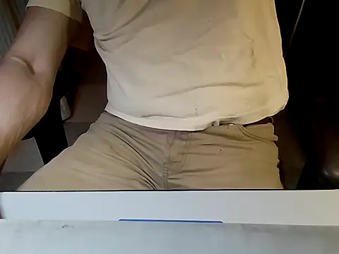 Snapshot of mariohurt101 chatting on October 24, 9:22 pm mariohurt101 online show from October 24, 9:22 pm