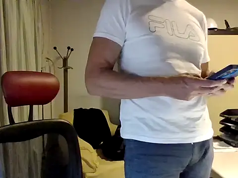 mariohurt101 online show from April 4, 3:42 pm