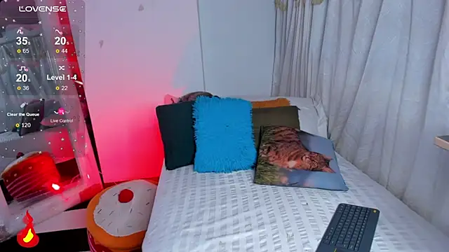 Snapshot of jenndy_lockhart chatting on January 28, 2:53 am jenndy lockhart online show from January 28, 2:53 am