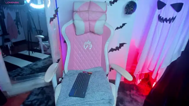 Snapshot of jenndy_lockhart chatting on October 21, 3:40 am jenndy lockhart online show from October 21, 3:40 am