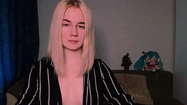 xxxcharismaaa online show from February 2, 9:40 am