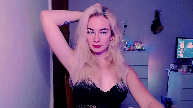 xxxcharismaaa online show from July 17, 3:35 am