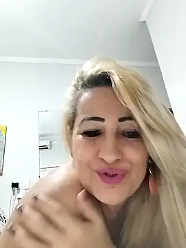 Snapshot of vivifernades chatting on December 18, 11:34 am vivifernades online show from December 18, 11:34 am