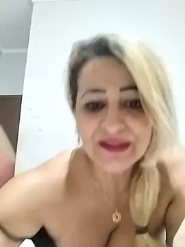 Snapshot of vivifernades chatting on February 14, 5:57 pm vivifernades online show from February 14, 5:57 pm