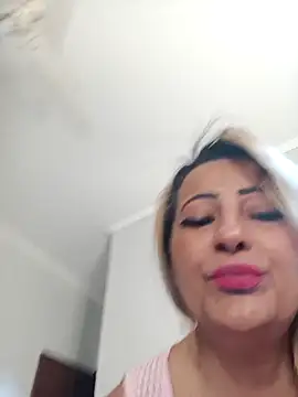 Snapshot of vivifernades chatting on November 10, 10:25 am vivifernades online show from November 10, 10:25 am