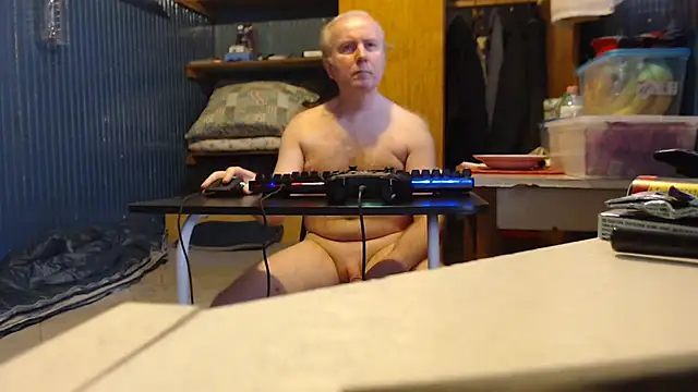 Snapshot of Vgy67Z95 chatting on February 4, 11:27 am Vgy67Z95 online show from February 4, 11:27 am