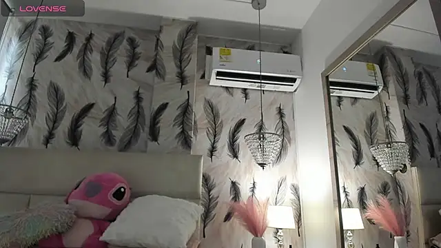 Vivi prinncess online show from February 1, 5:55 pm