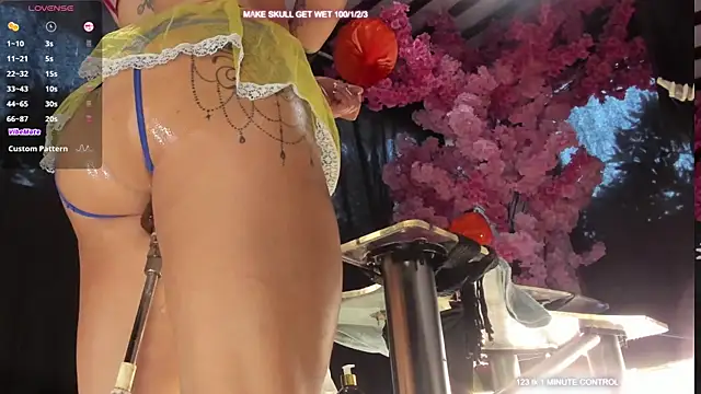 Snapshot of alise_MULTIVIEW_parker chatting on October 29, 10:11 pm alise MULTIVIEW parker online show from October 29, 10:11 pm